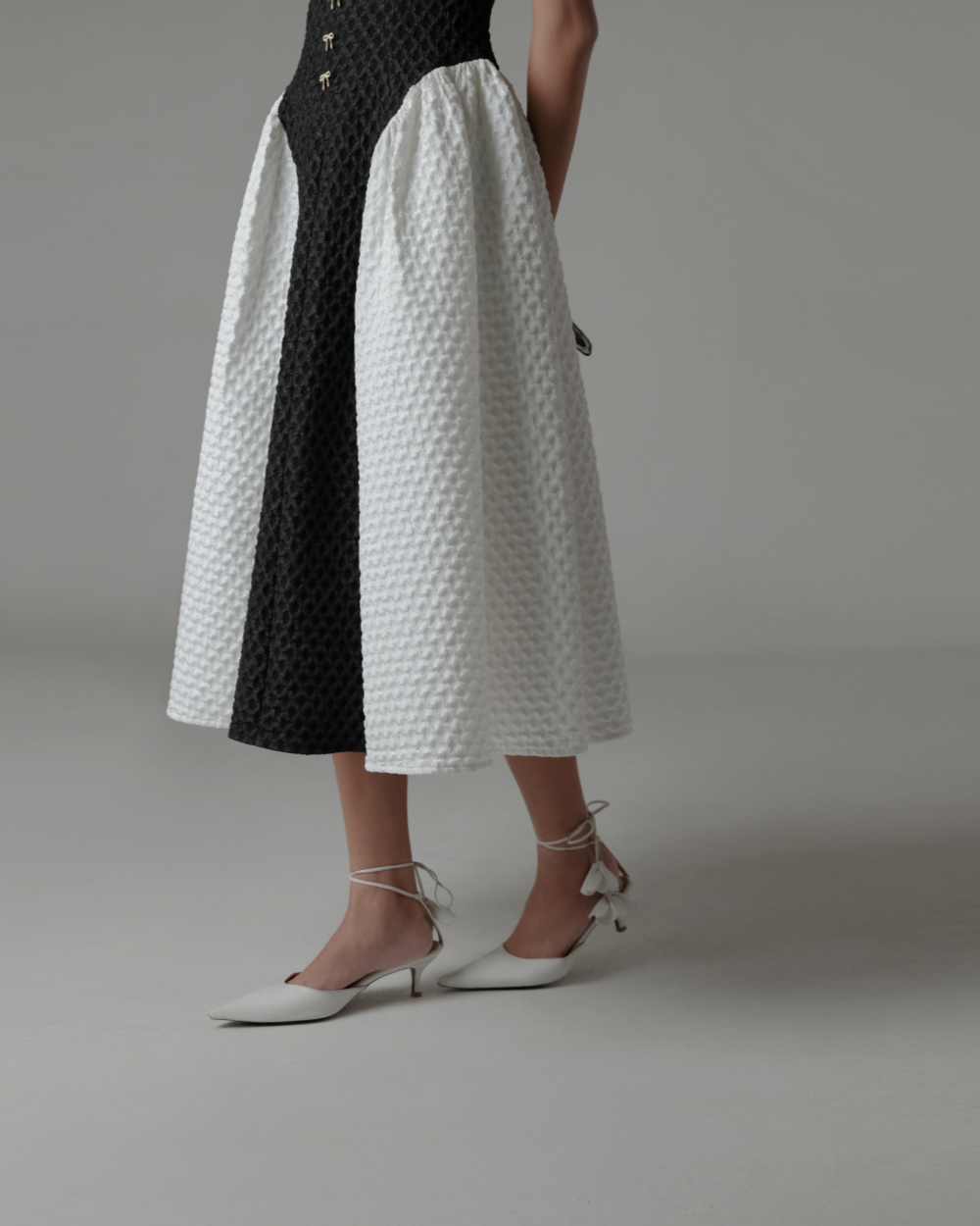 Faye Dress Black-White