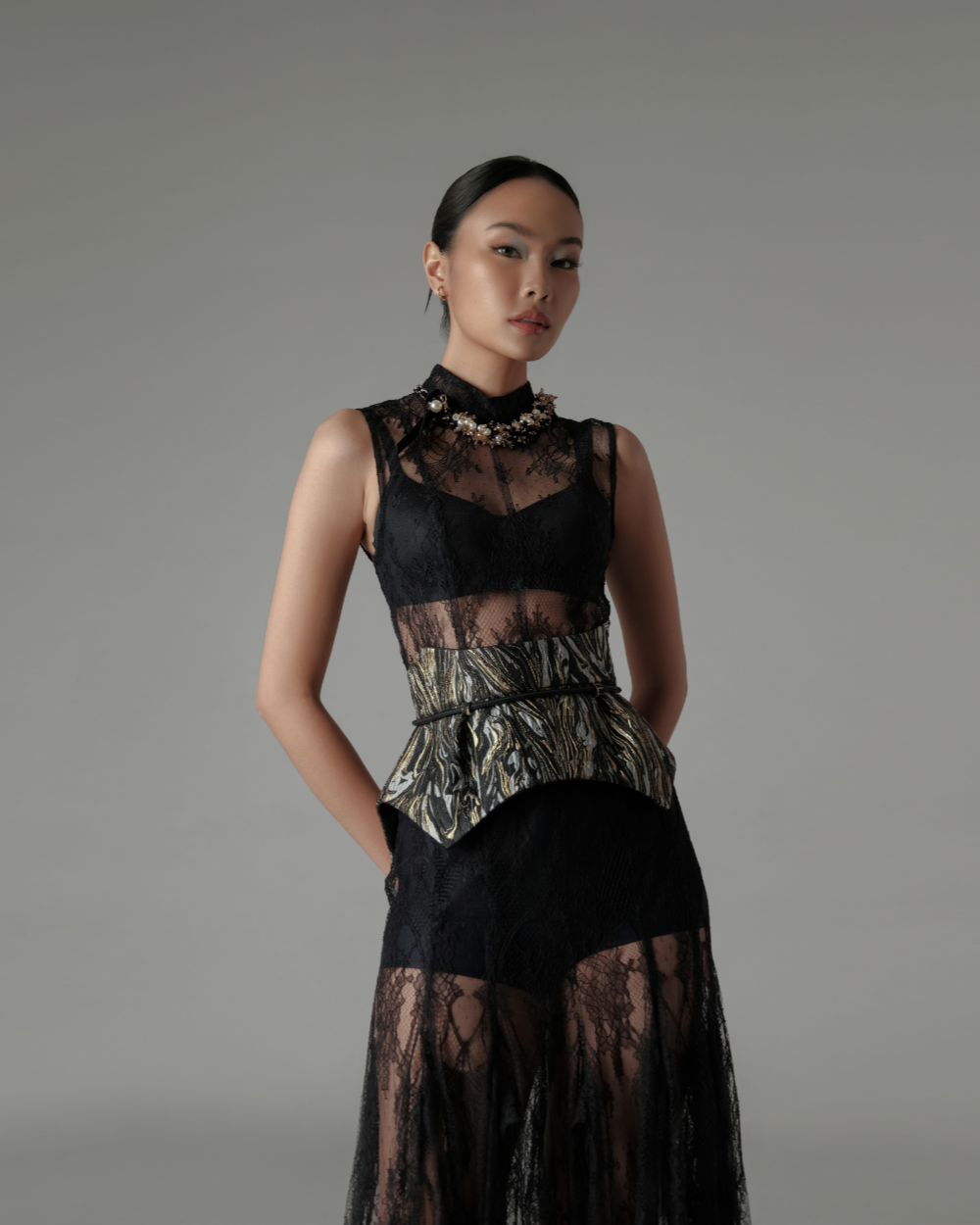 Emilia Straps Gold-Black