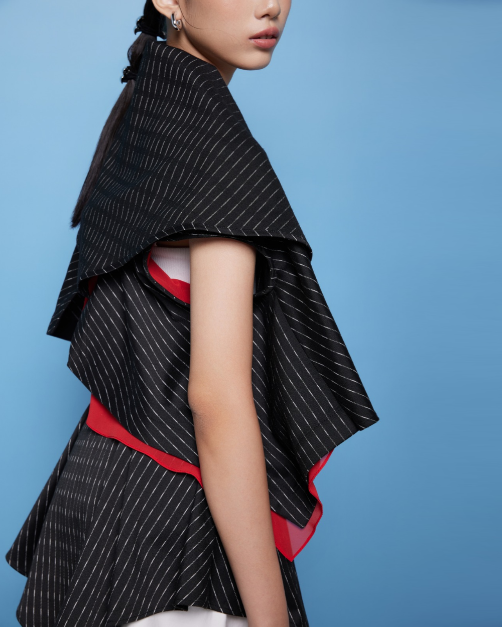 Pascal Vest Black Stripes - Red