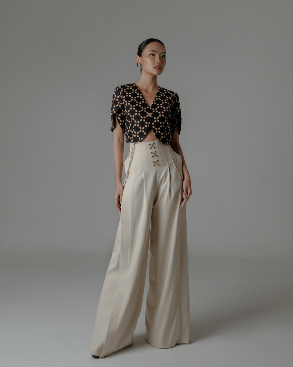 Amora Top Brown-Black Batik