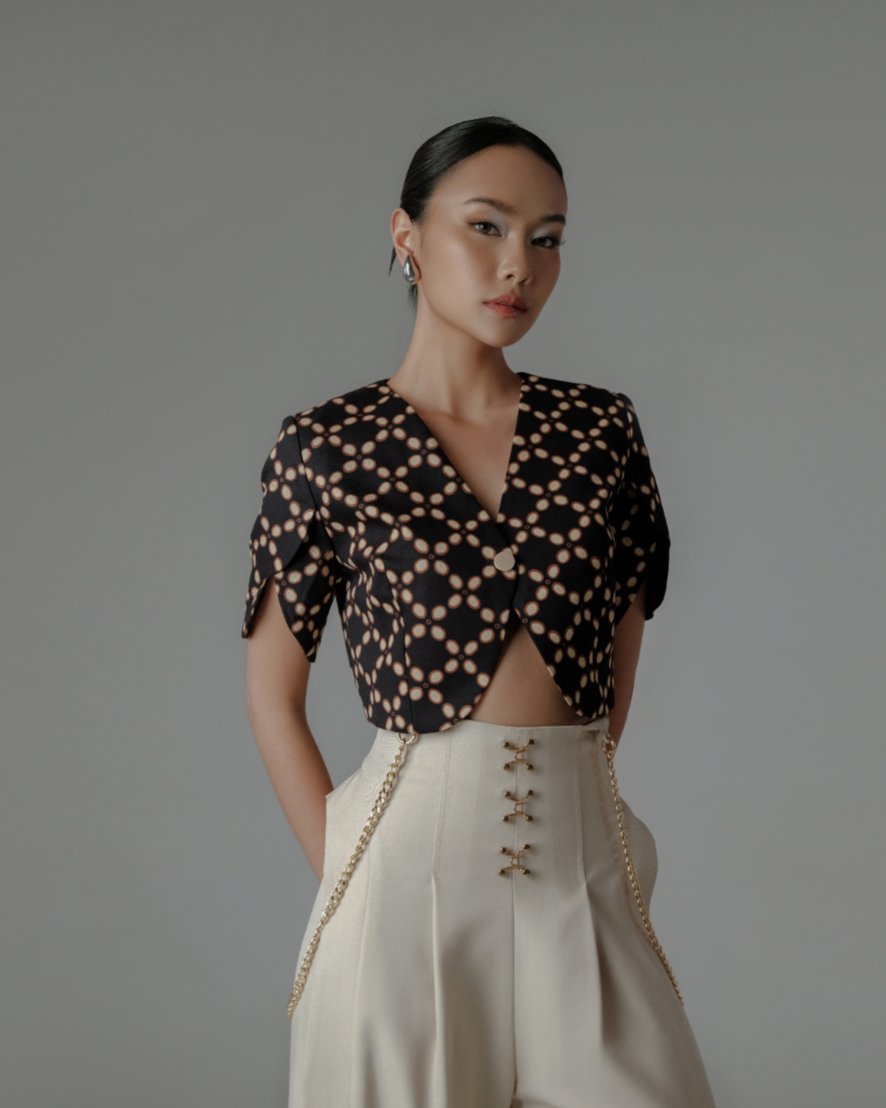Amora Top Brown-Black Batik