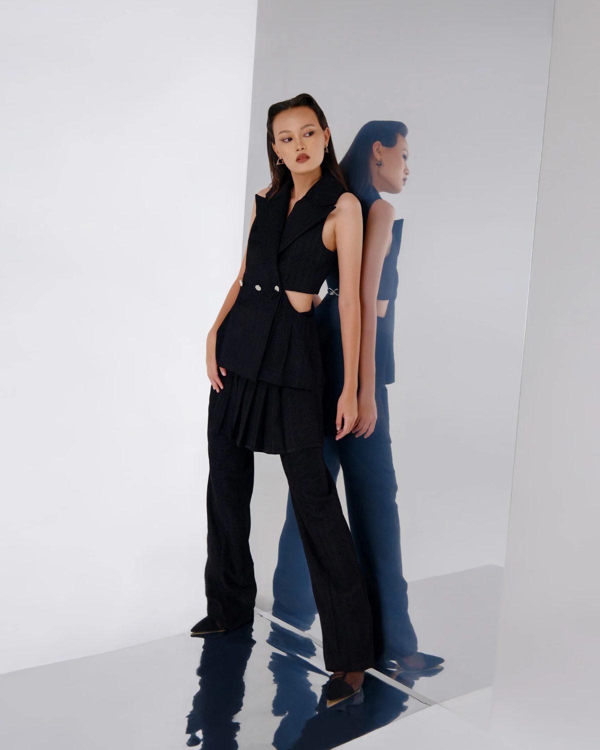 Azalea Vest Black (Velvet)