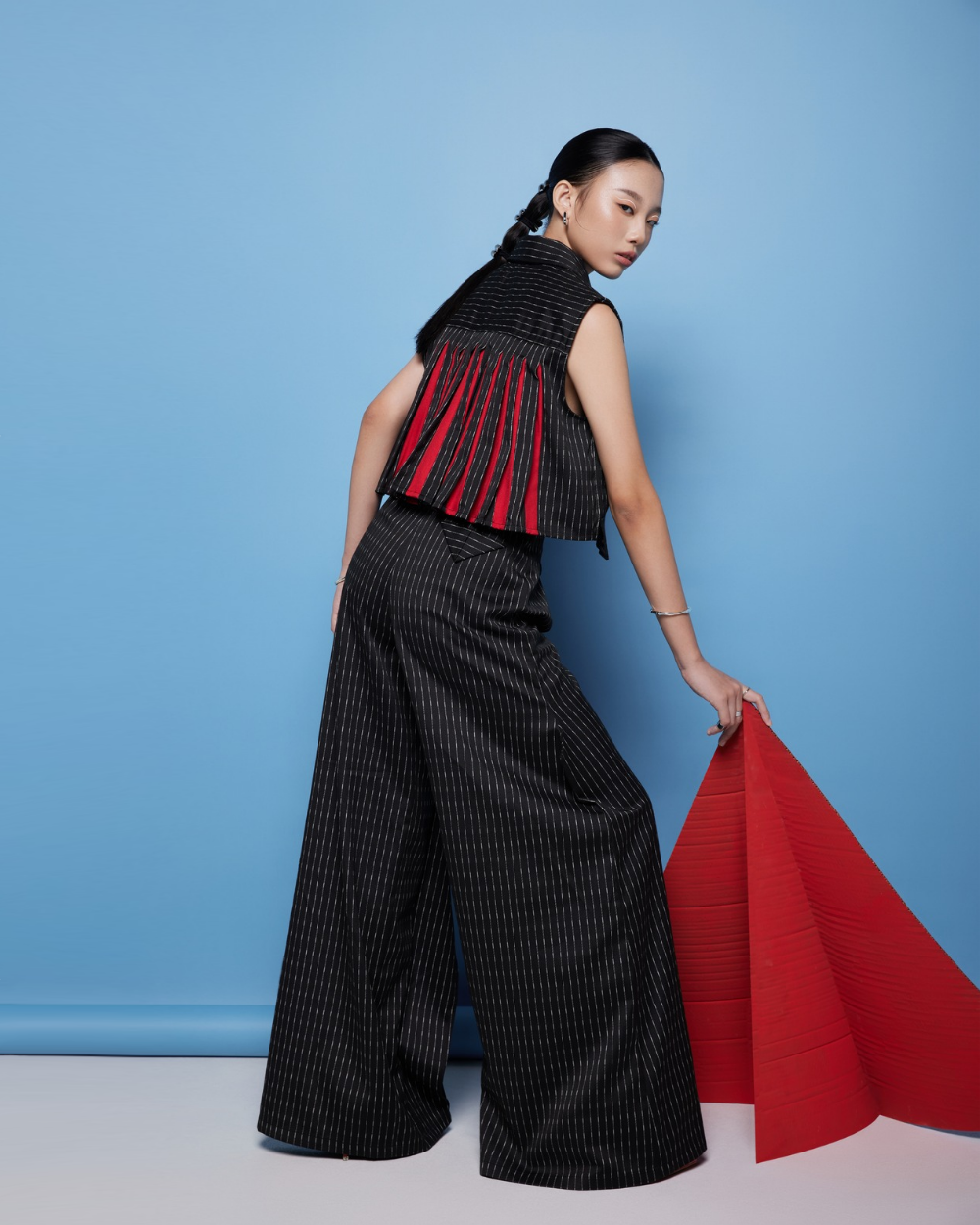 Kelsey Vest Black Stripes - Red