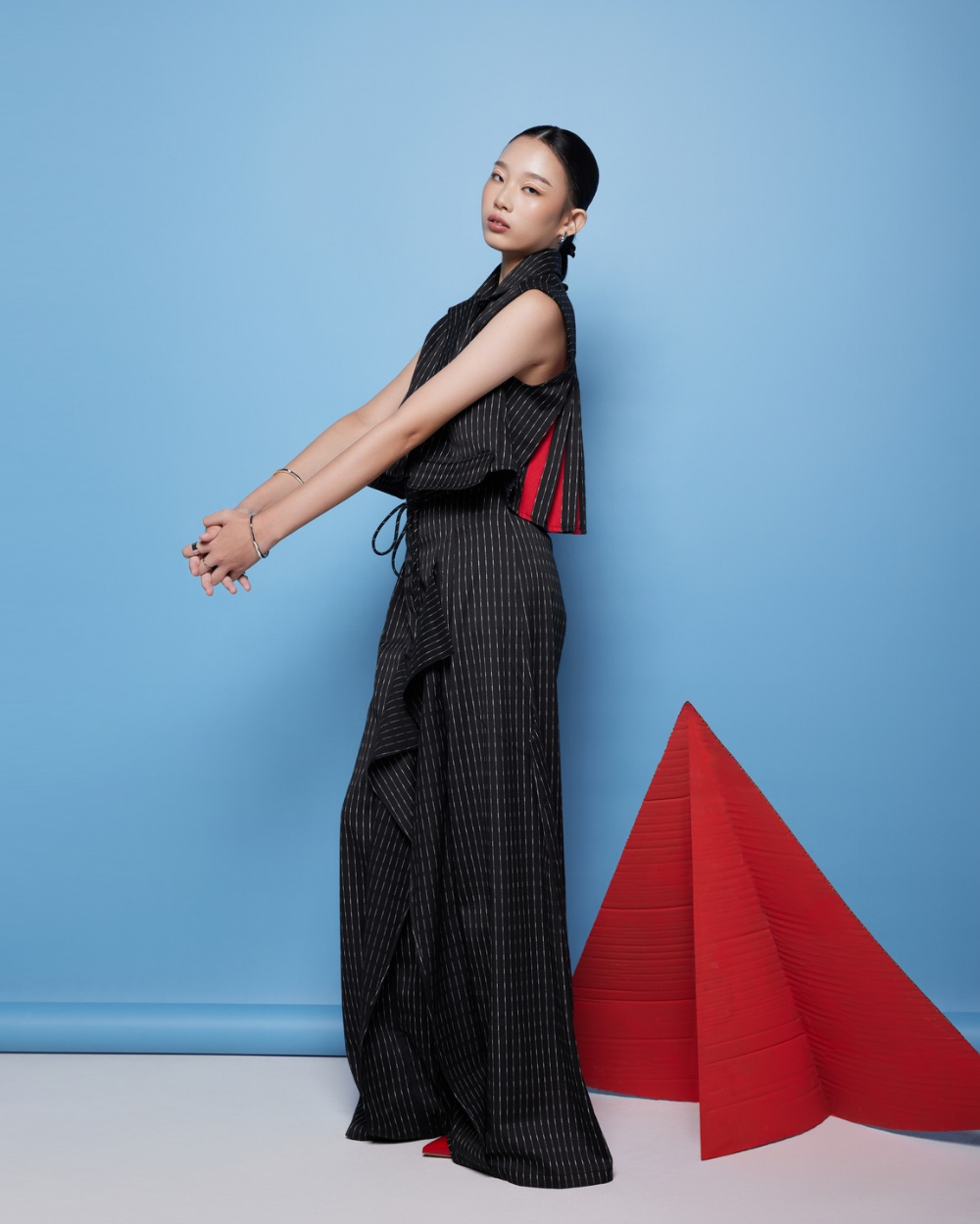 Kelsey Vest Black Stripes - Red