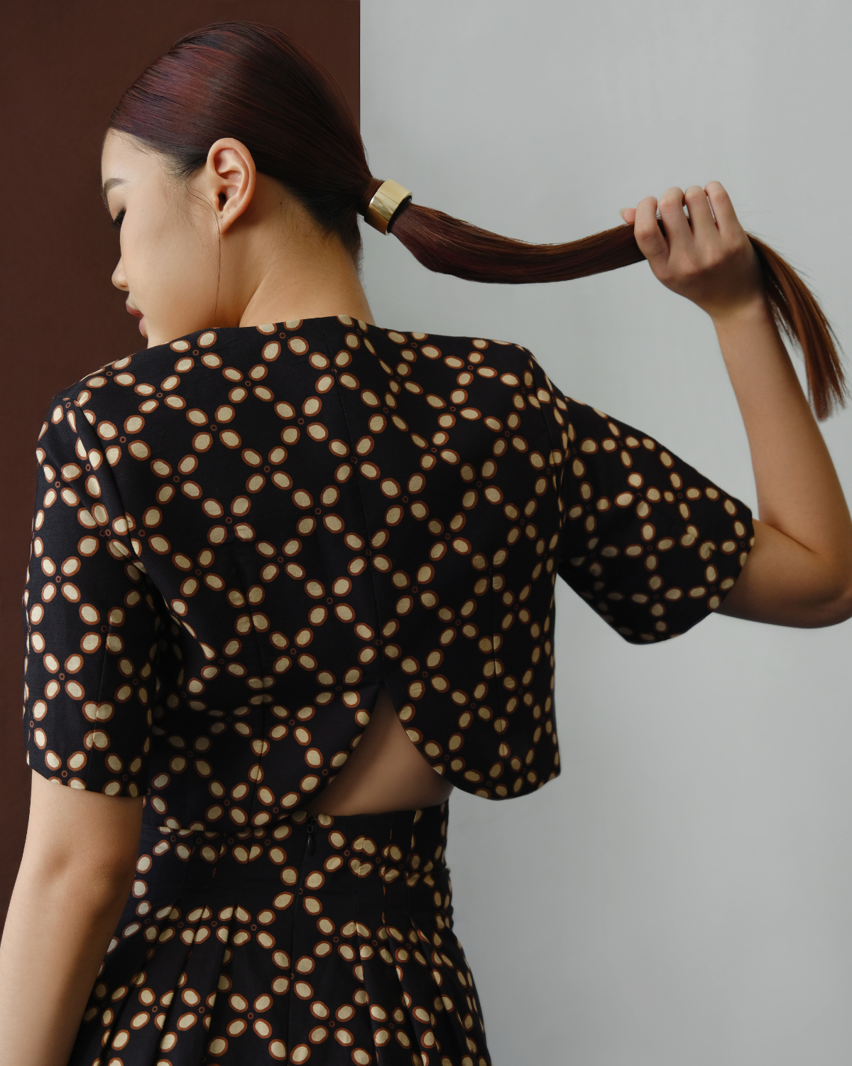 Amora Top Brown-Black Batik