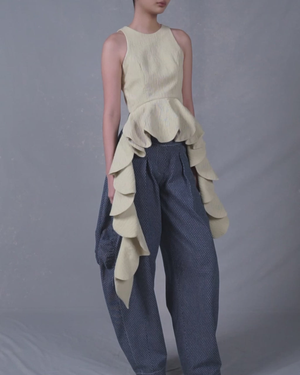 Pevita Top Straw