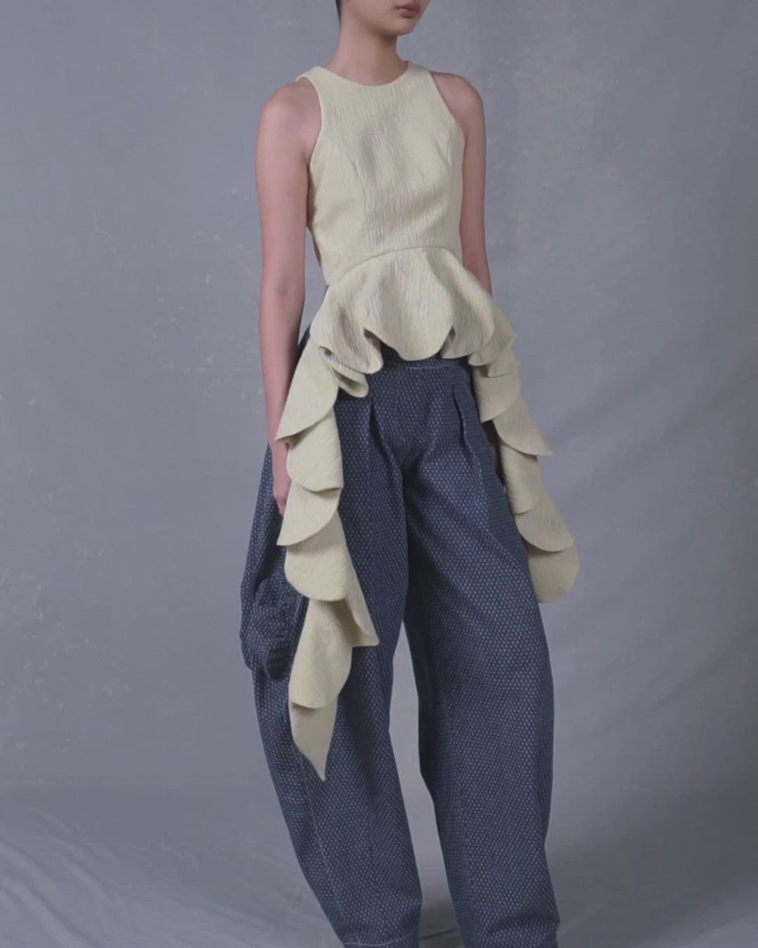 Pevita Top Straw